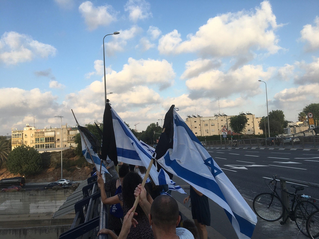 מחאת הגשרים גשר לה גארדיה תל אביב
