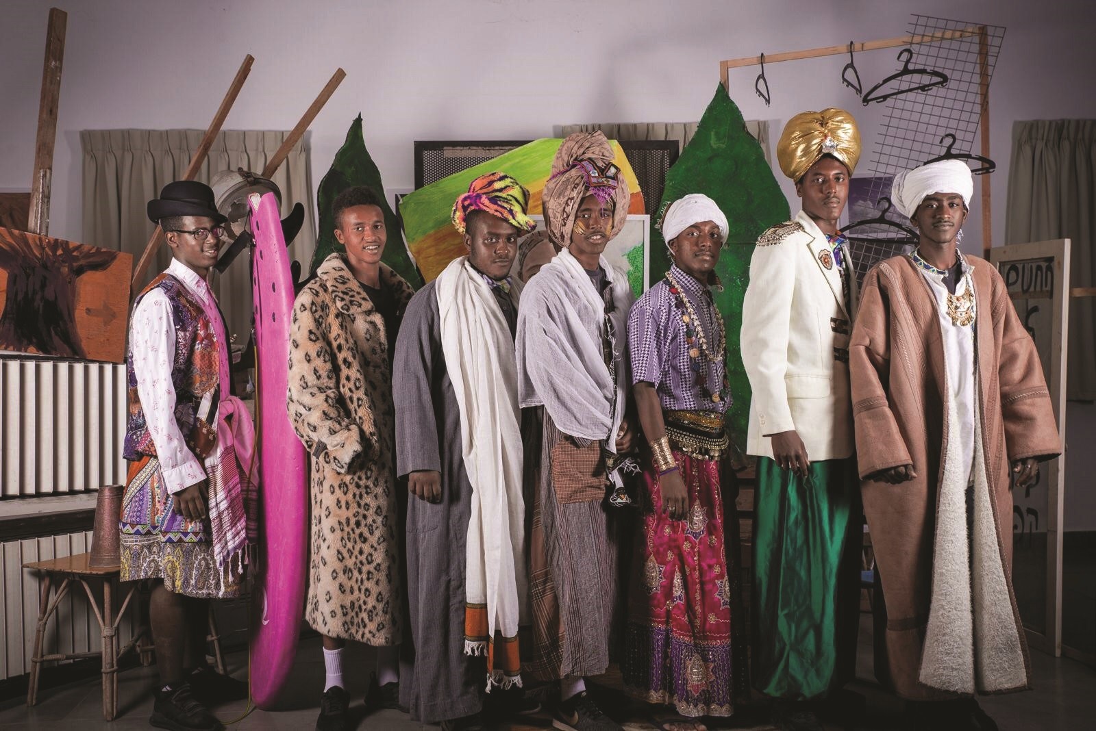 גברים ממוצא אתיופי בתלבושת מסורתית