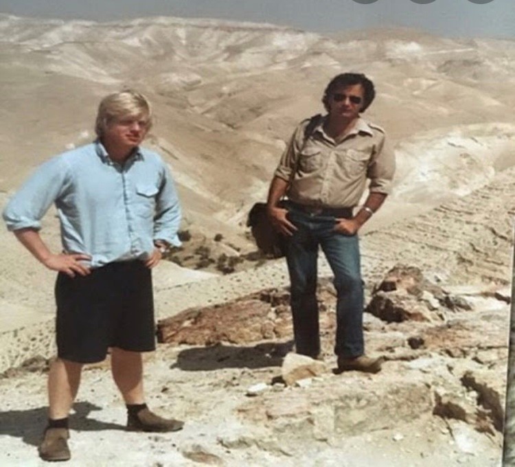 בוריס גונסון מתנדב בכפר הנשיא בטיול במדבר יהודה