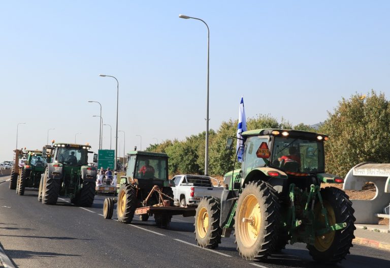 הפגנת החקלאים בצומת הגומא כנגד הרפורמה ההרסנית בענף החקלאות צילום ענת זיסוביץ
