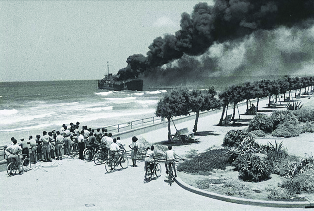 אלטלנה עולה באש מול חופי תל אביב
