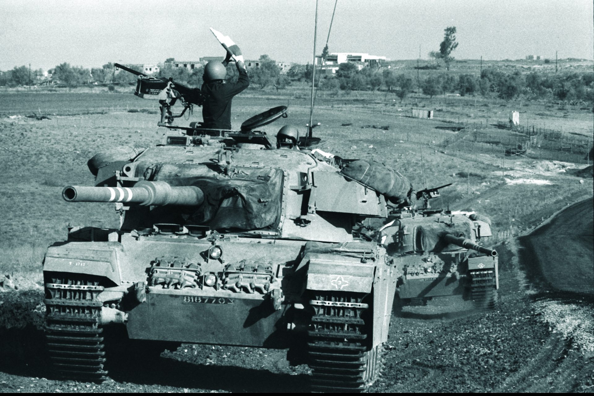 טנקים ישראליים נערכים לקראת מתקפת הנגד ברמת הגולן צילום דוד רובינגר