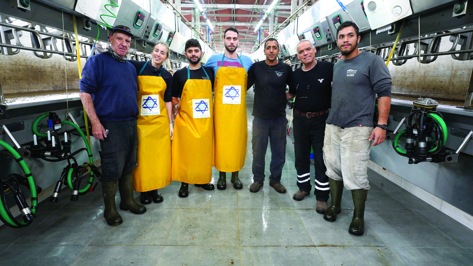 תמונה 2 אחים לרפת מתנדבים בעוטף עזה