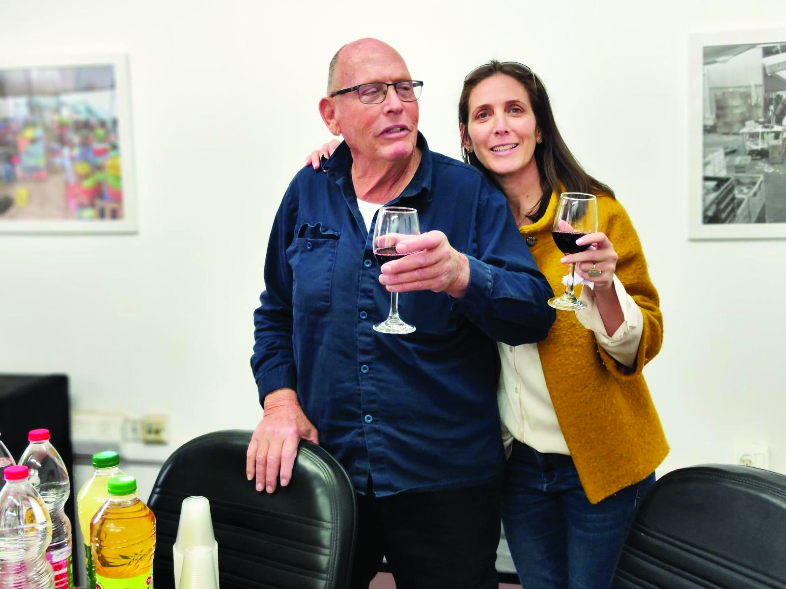 עוזי ואילנית הבת והאחות שעובדת גם בעלה עלה
