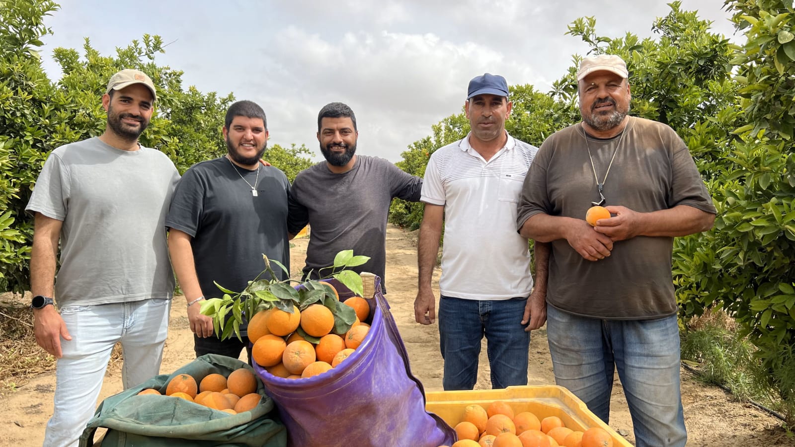 צוות פרדס מושבי הנגב. צלם בועז רבינוביץ 1