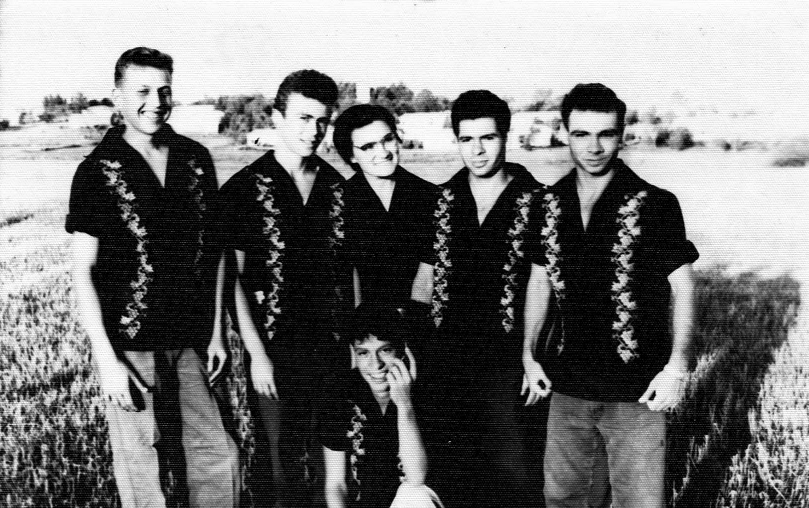 תמונה 1 קבלה לחברות בניר עם 1959. מילוא ראשון משמאל