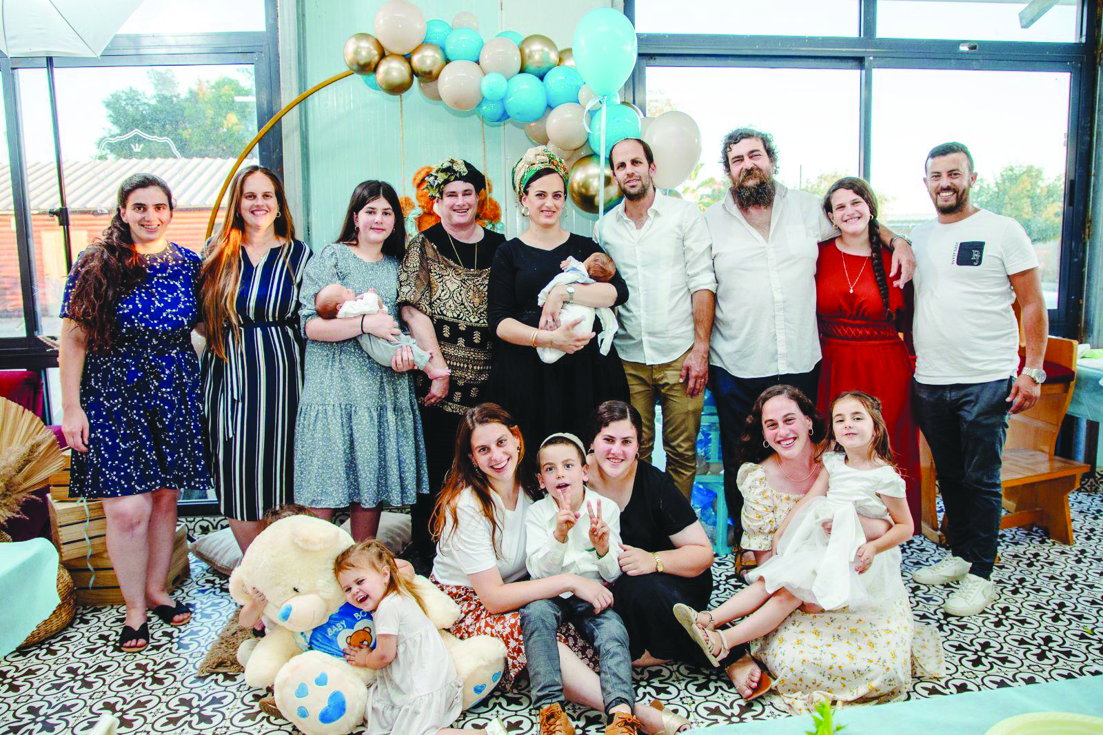 יוסי וטובה חדד עם הילדים והנכדים