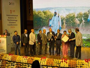 מושיק ומארק על הבמה עם בכירי ממשל 1