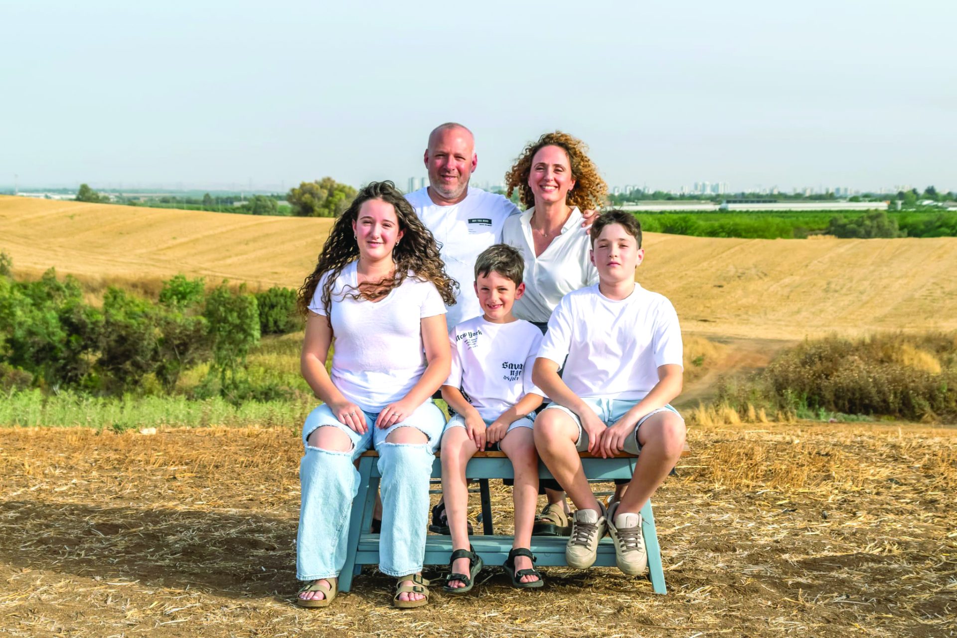 משפחת קמה אורן ומיכל קמה עם הילדים