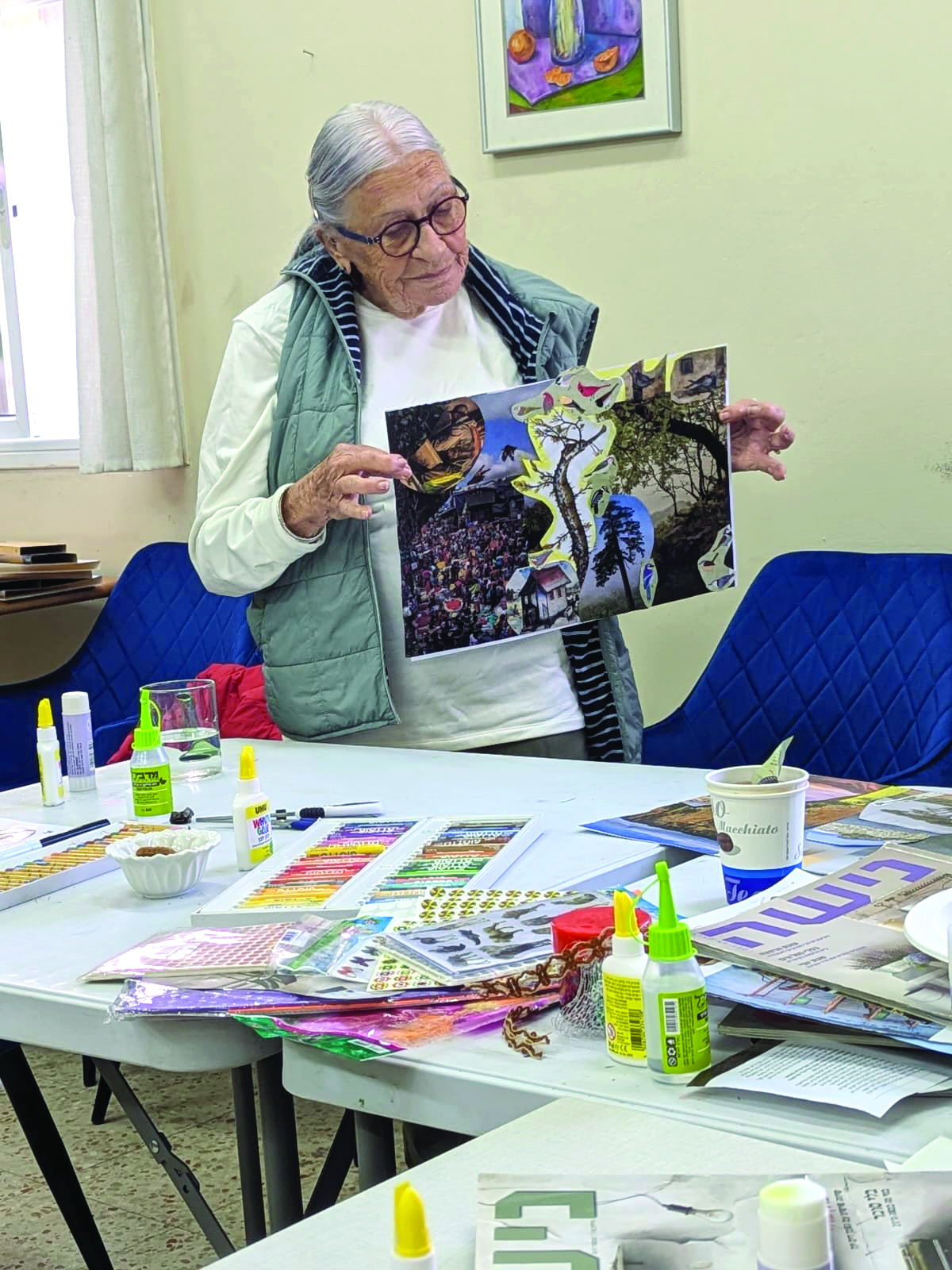 משתתפת בחוג של סידני תרפיה באמנות. צילום ניקול רוזנברג