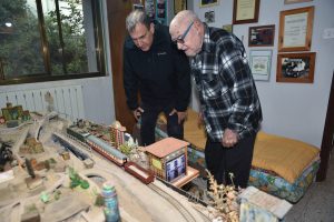 ניר שריג מנהל זמן איכות בגיל השלישי  ועמרם בירם