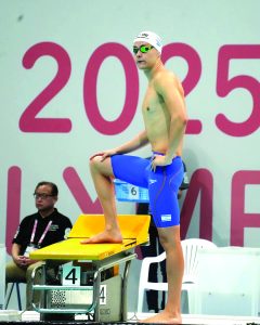 נתן מתכונן למקצה 50 מטר חזה באולימפיאדה