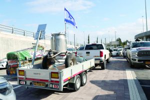 שיירת הרפתנים בנתיבי איילון. צילום יריב דגן