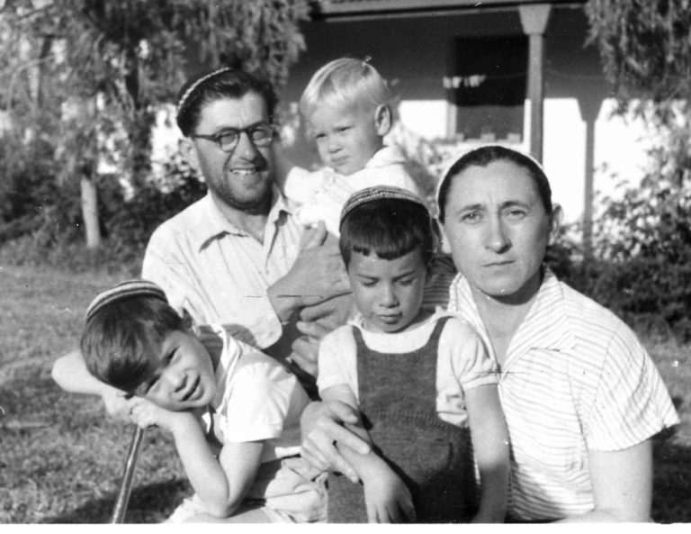 תמונה 2 שמוליק טסלר אמא