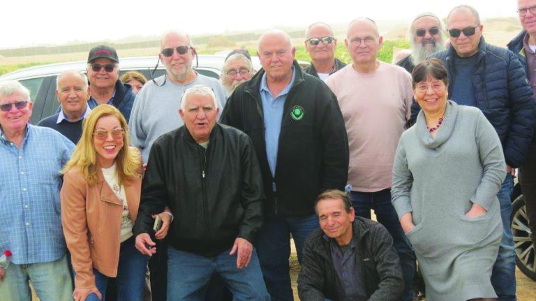 אנשי מזכירות הארגון בערבה