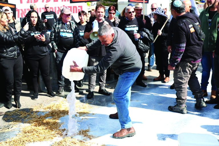 הפגנה רפתנים חלב כנסת צילום יריב דגן