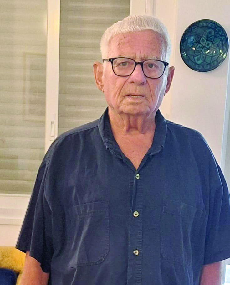 5 רמי אלוני עומד (1)