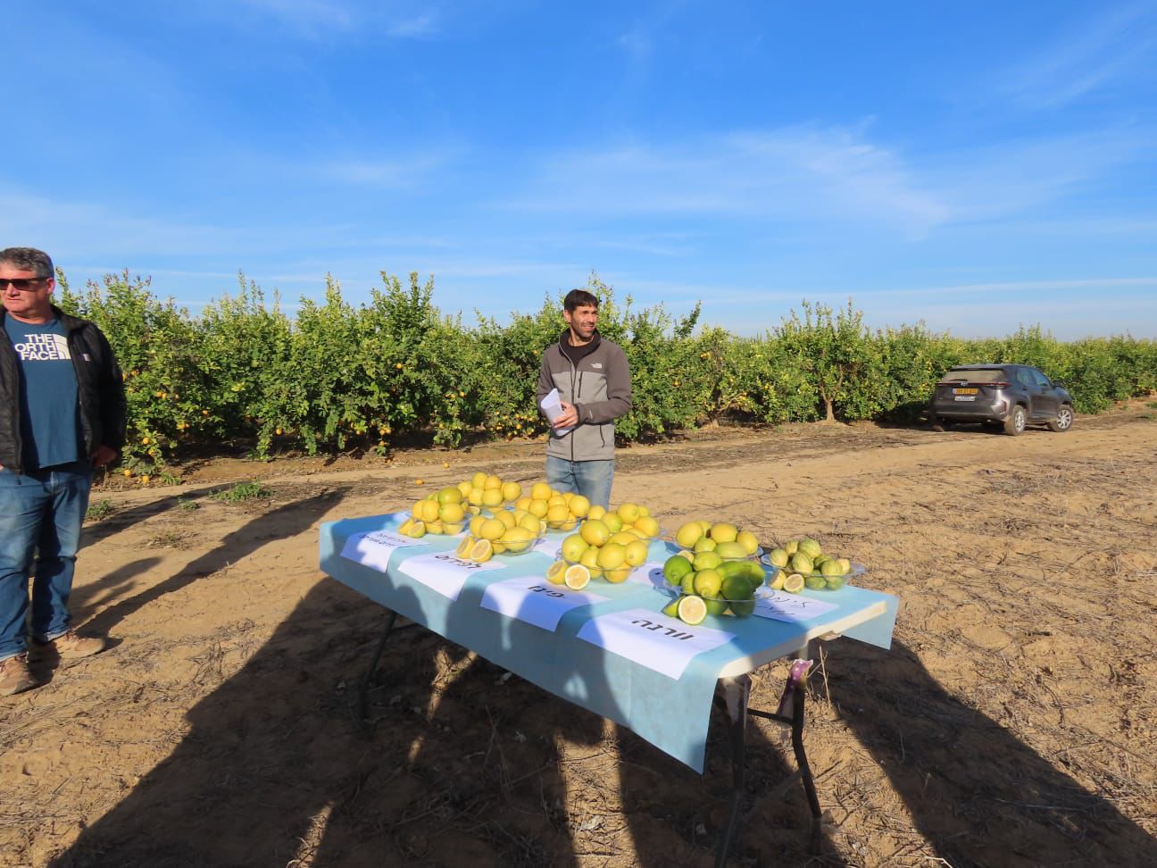 יחזקאל בסיור ההדרים שהתקיים בנגב