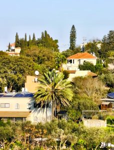 לבתים המצלומים אין קשר למאמר