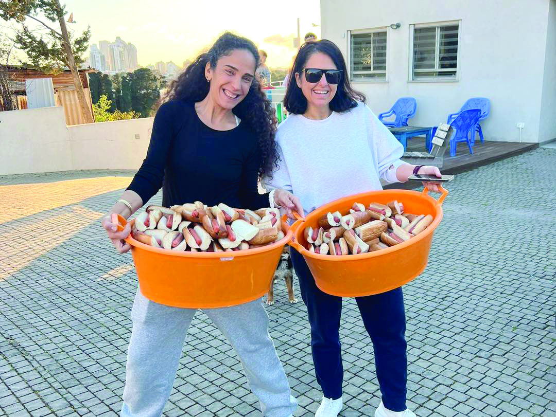 לפנק את תושבי מושב אביחיל