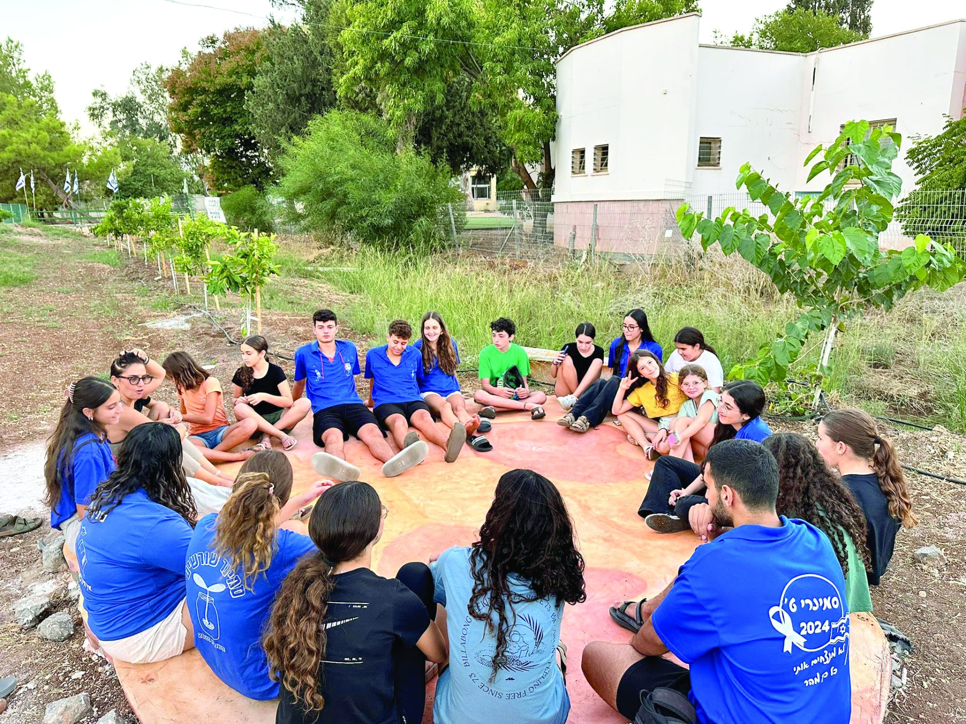 בני המושבים בפרדס הגבורה