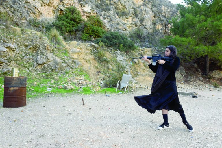 תמונה 1 אישה במטווח מחתרתי 2025 צילום בועז לניר