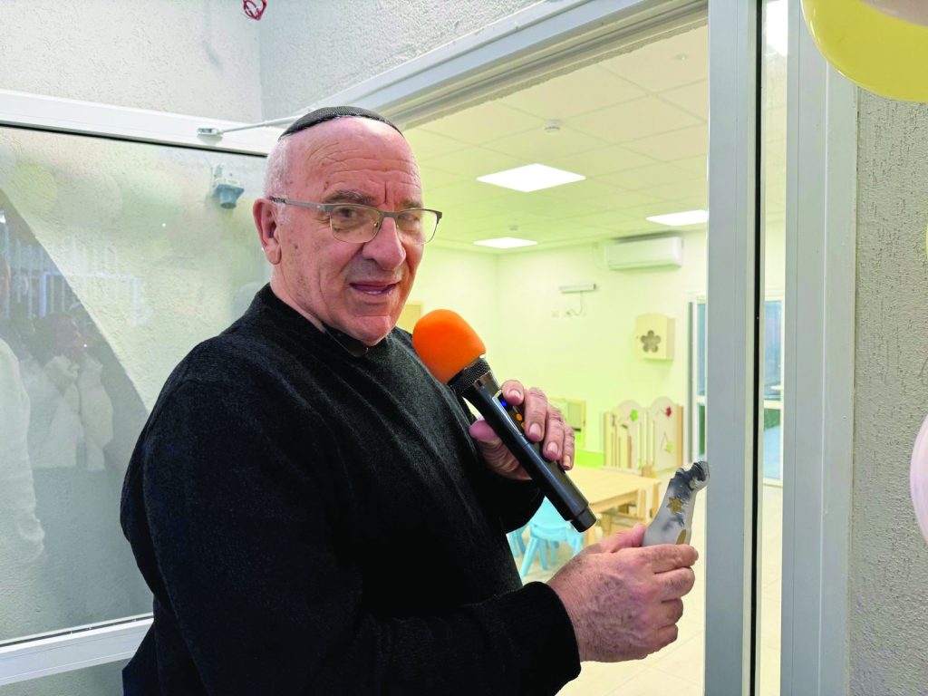 גואטה קובע מזוזה