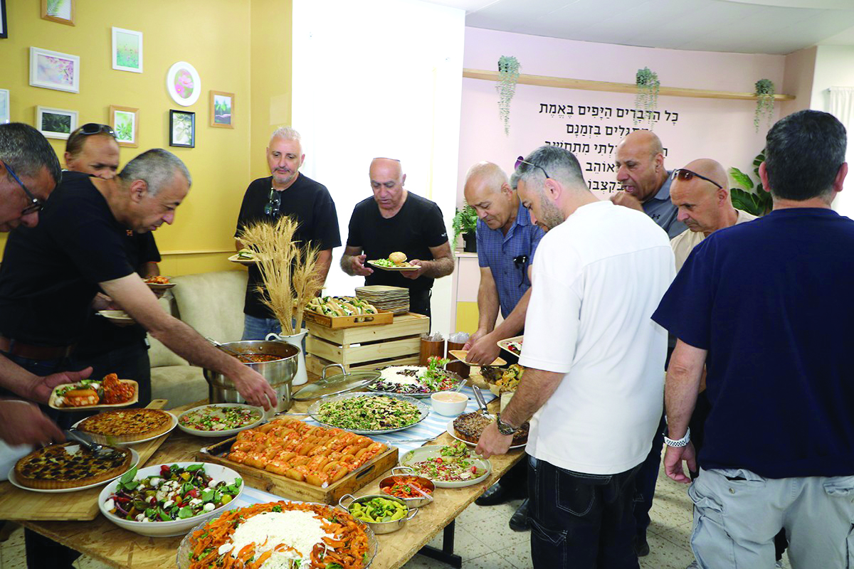 נהנים ממטעמי חג השבועות ביד לחמישה