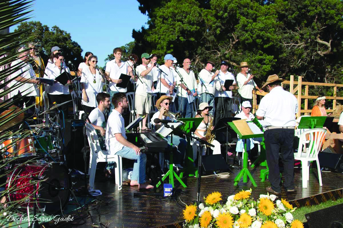 תמונה 8 גן שמואל שבועות מקהלה