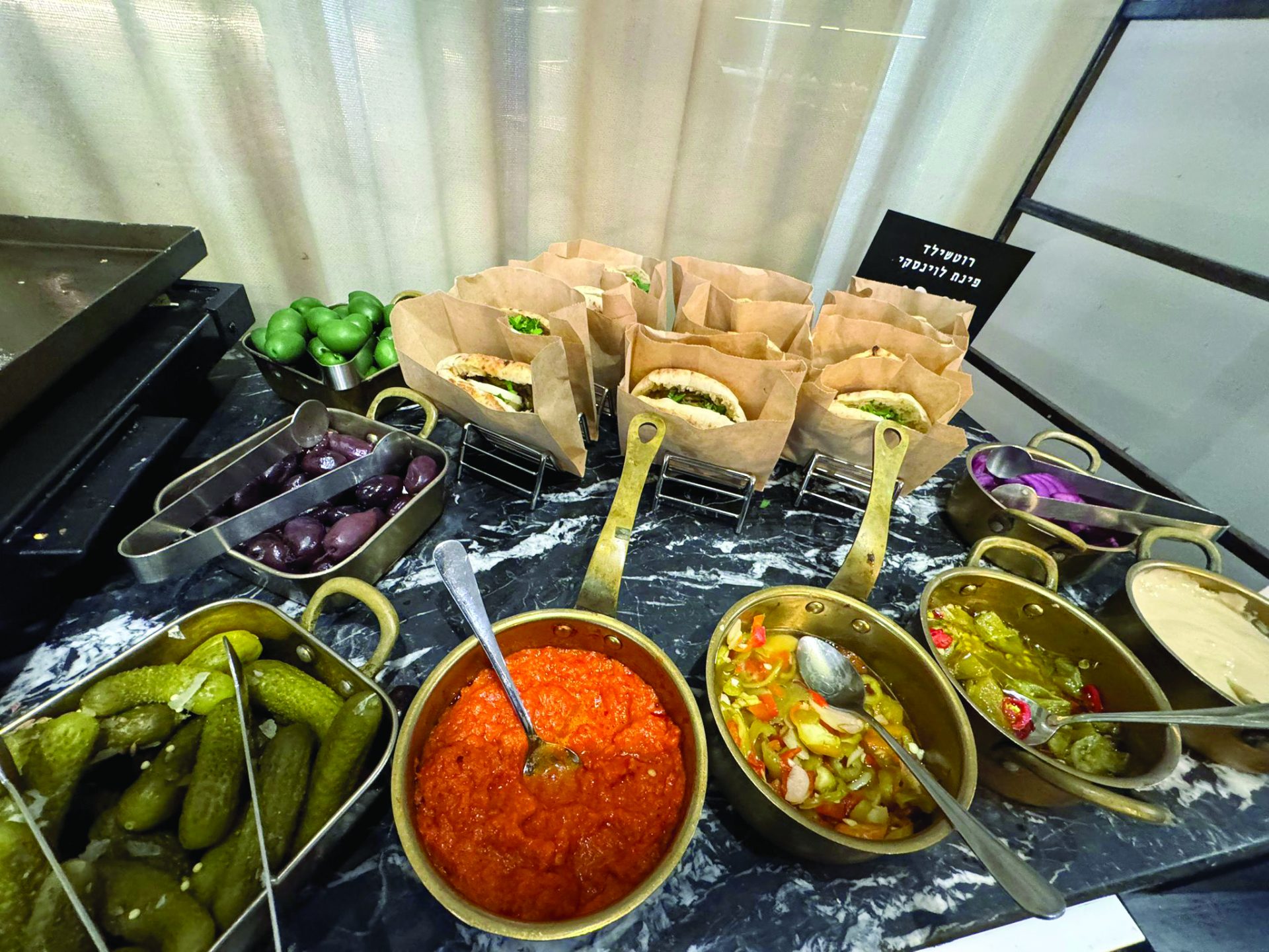 ארוחת בוקר מפנקת במלון רוטשילד 65