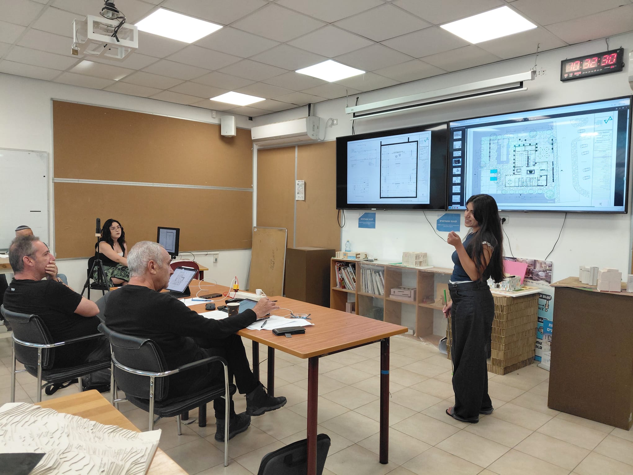 הגנות פרויקטים במגמה לאדריכלות ועיצוב פנים צילום יחצ המכללה 3