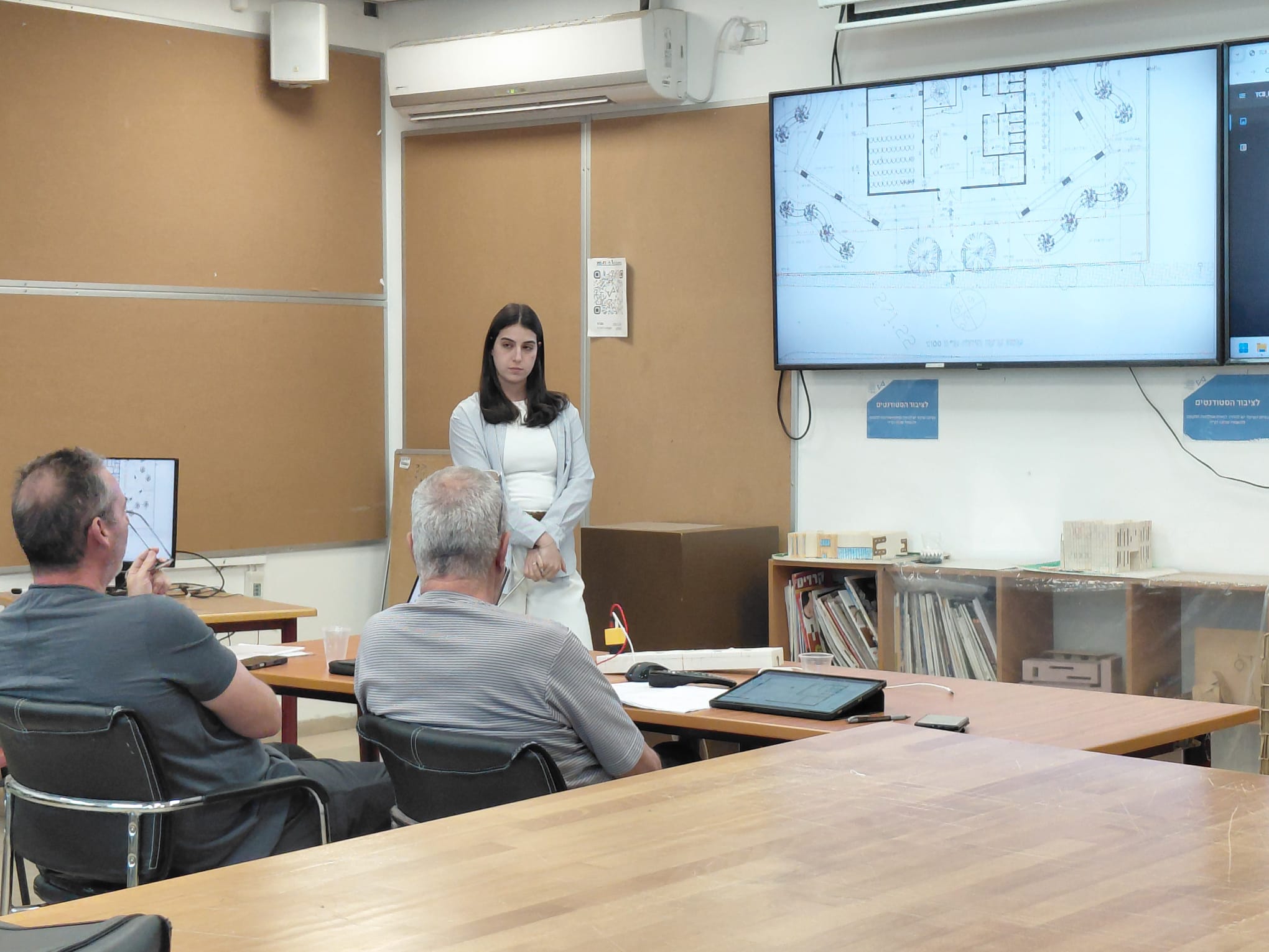 הגנות פרויקטים במגמה לאדריכלות ועיצוב פנים צילום יחצ המכללה