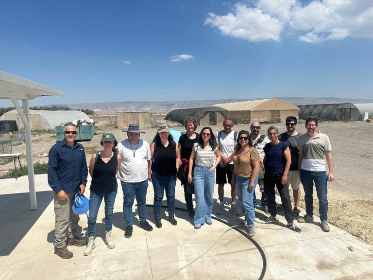 עוד דר מיכל בוסל עם חברי הולקחשפ