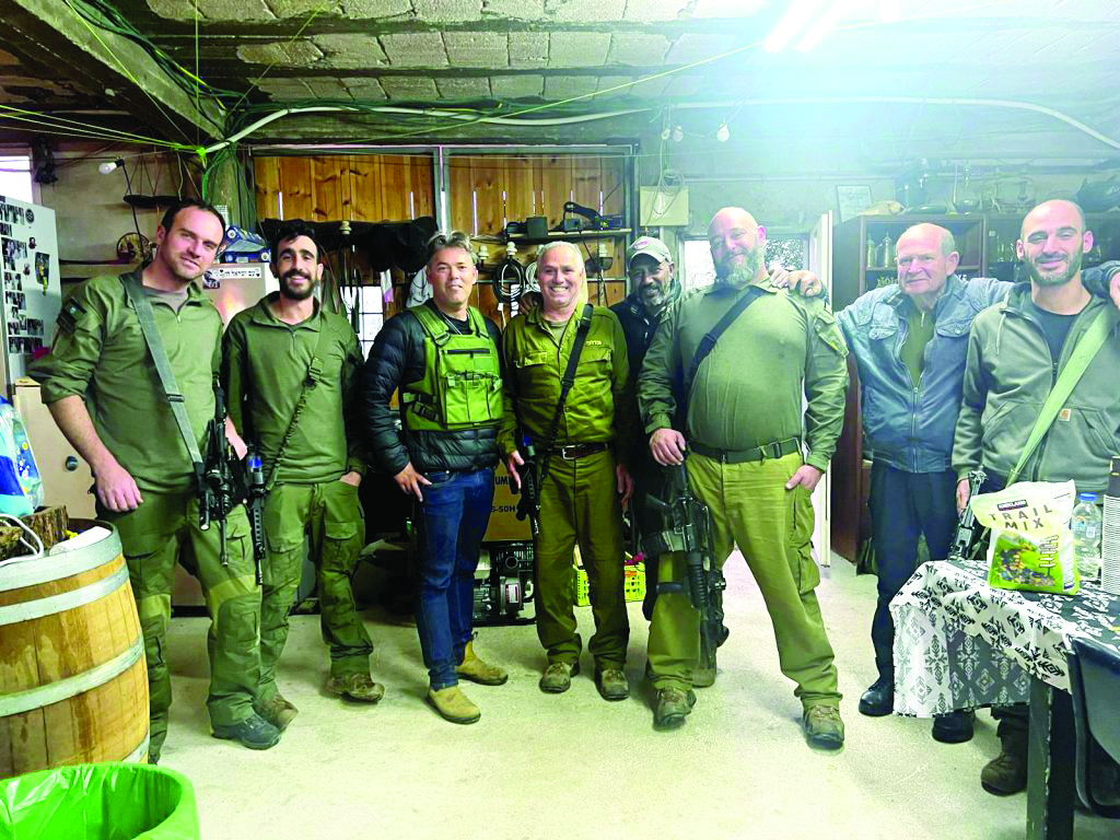 3 עם כיתת הכוננות במנרה
